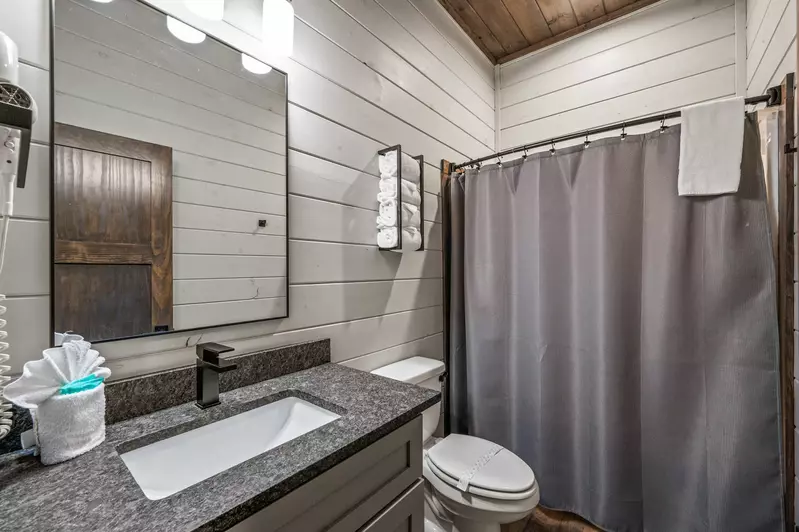 LUCID DREAMS LODGE