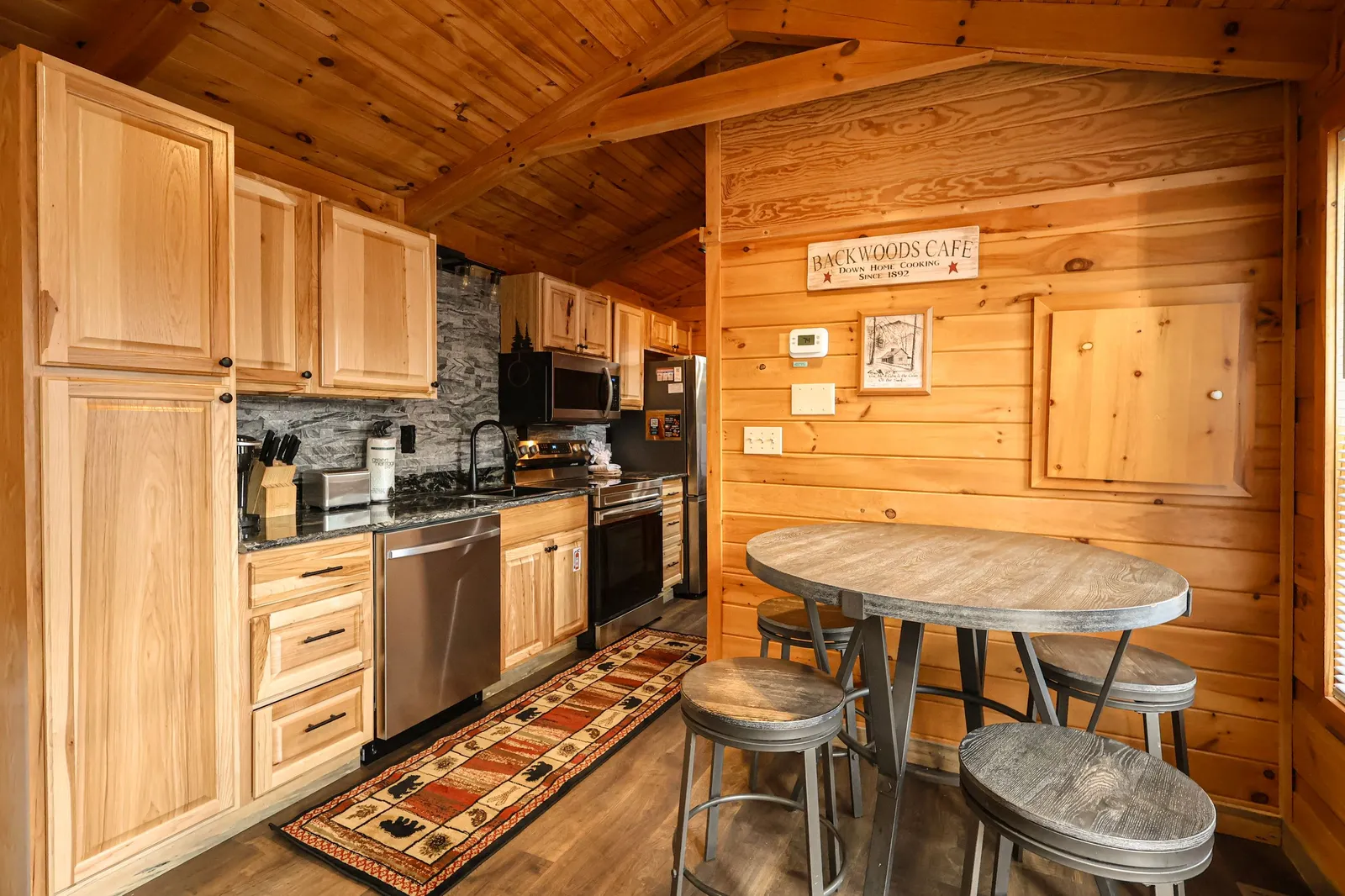 GOOD AURA CABIN