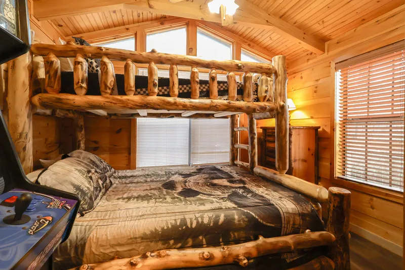 GOOD AURA CABIN
