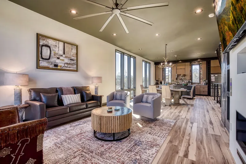 SUMMIT BROWNSTONE RETREAT