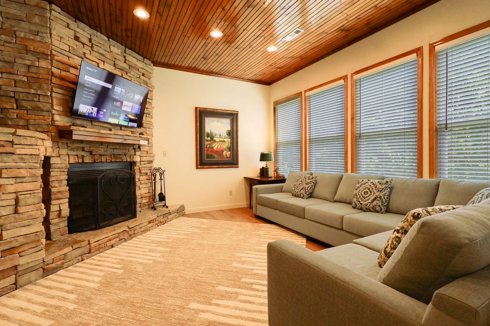 SUNSTONE LODGE