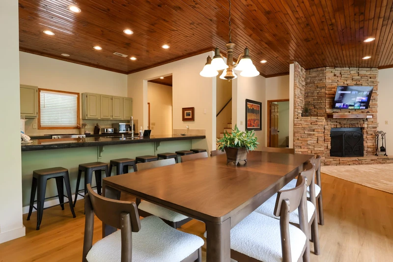SUNSTONE LODGE