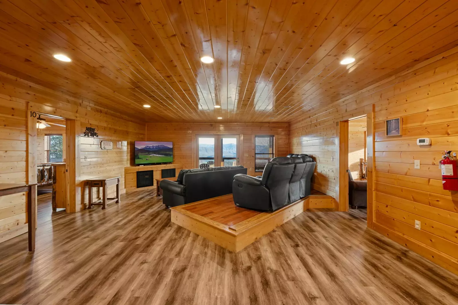 AWESOME VIEW LODGE