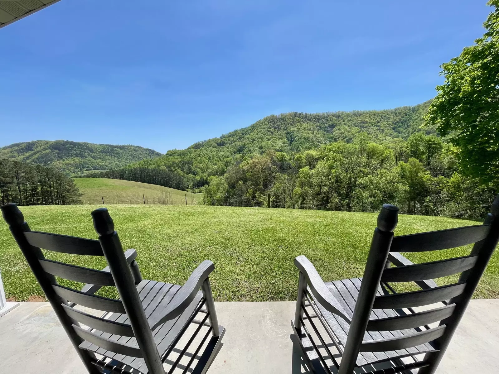 GREEN ACRES FARMHOUSE
