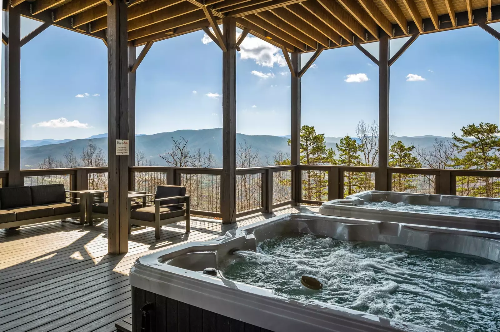 LUCID DREAMS LODGE