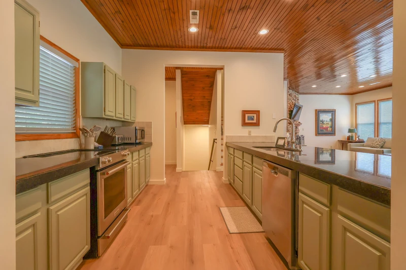 SUNSTONE LODGE