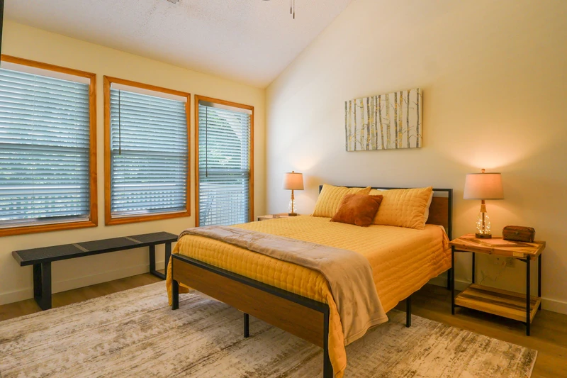SUNSTONE LODGE