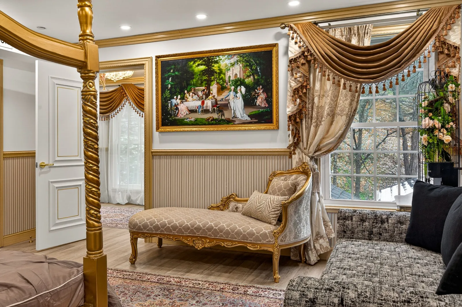 DICKENS LODGE