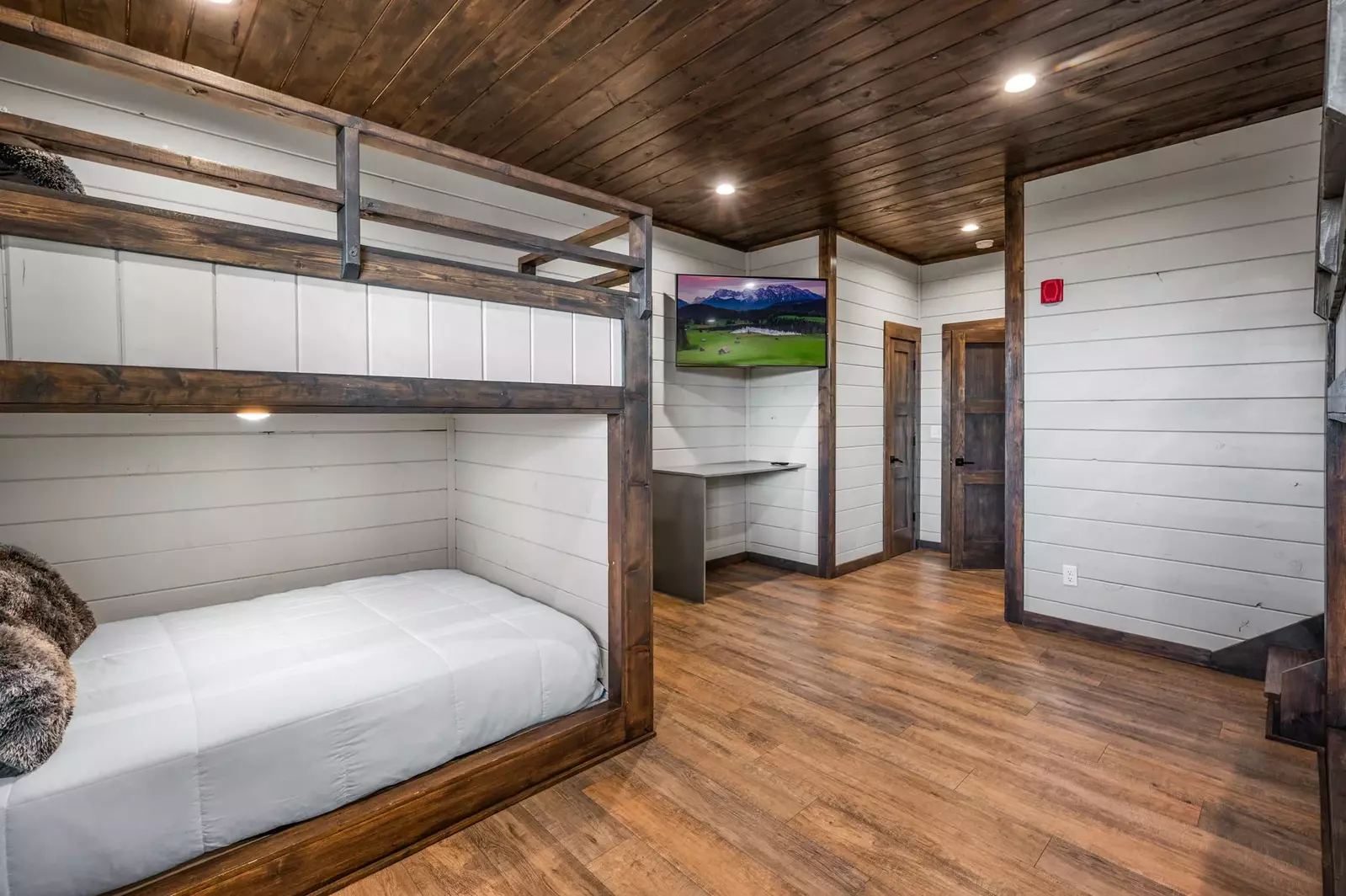 LUCID DREAMS LODGE