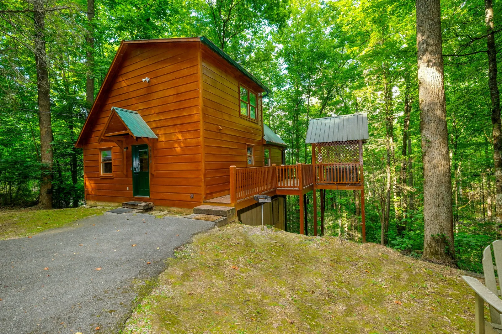 THE NUT HOUSE