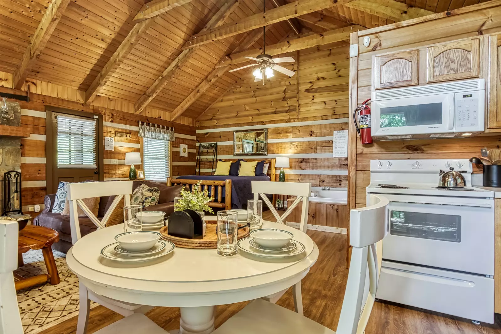 ROMANTIC HIDEAWAY