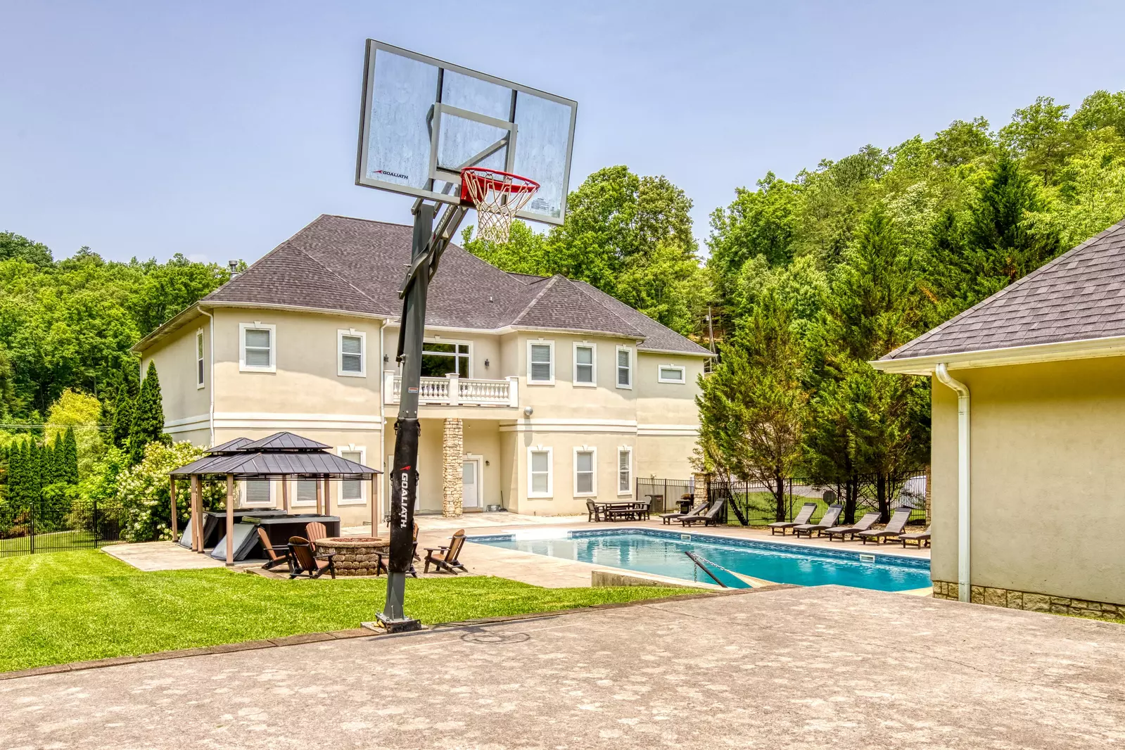 GREAT SMOKY MANSION