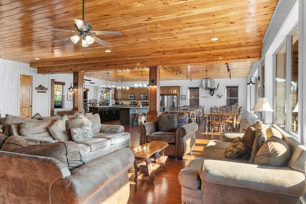 THE BIG MOOSE LODGE