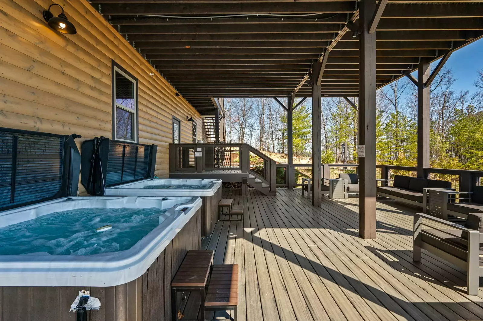 LUCID DREAMS LODGE