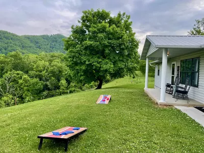 GREEN ACRES FARMHOUSE