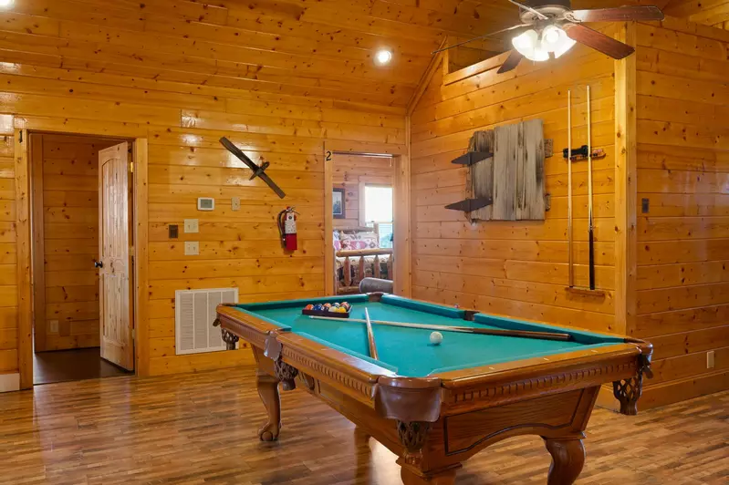 MOUNTAIN BREEZE MANOR