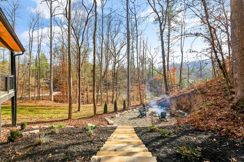 MOONSHINE RIDGE