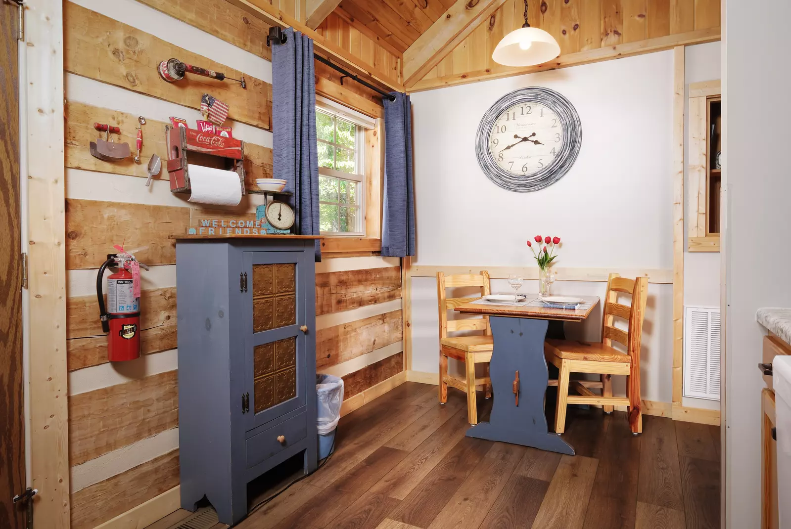 NESTLED INN