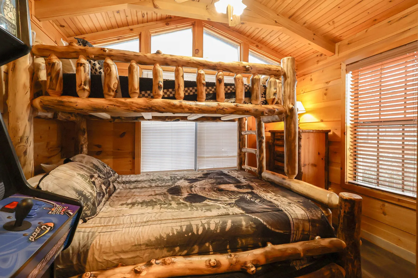 GOOD AURA CABIN