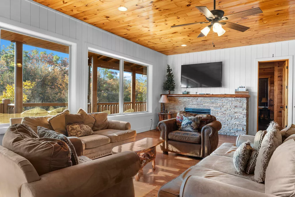 THE BIG MOOSE LODGE