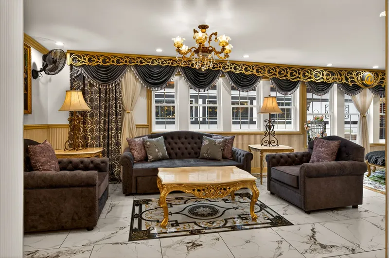 DICKENS LODGE