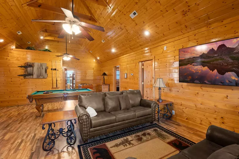 MOUNTAIN BREEZE MANOR