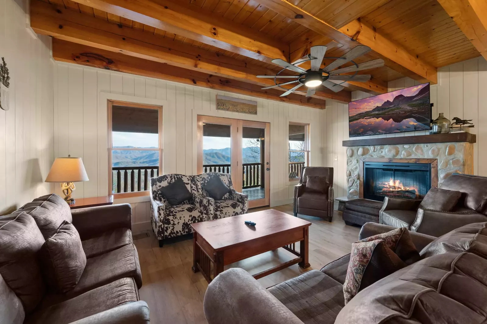 AWESOME VIEW LODGE