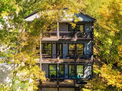 WANDERIN' BEAR LODGE