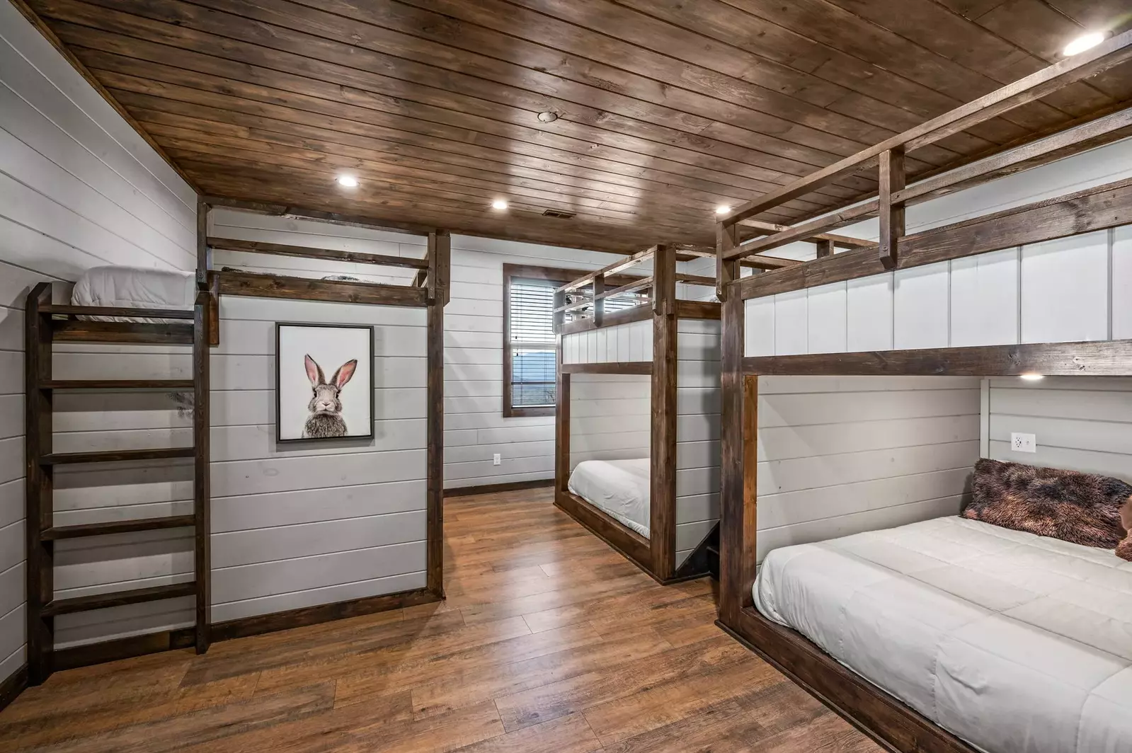 LUCID DREAMS LODGE