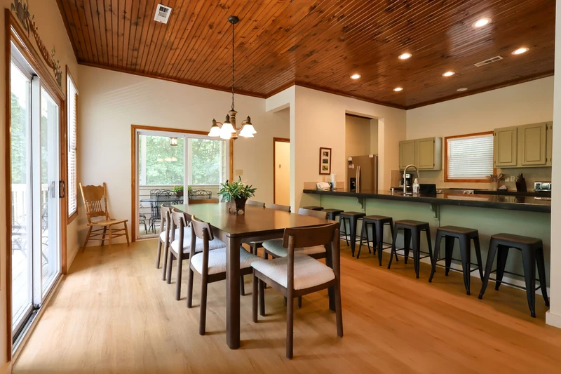 SUNSTONE LODGE
