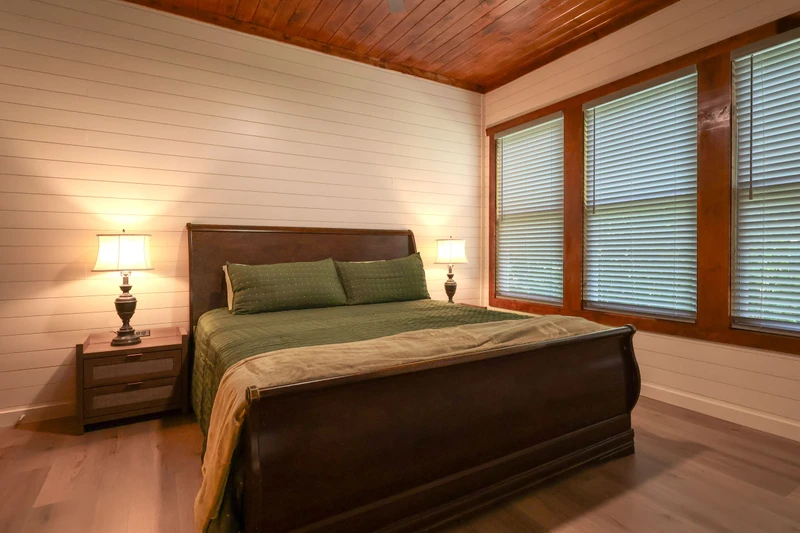 SUNSTONE LODGE