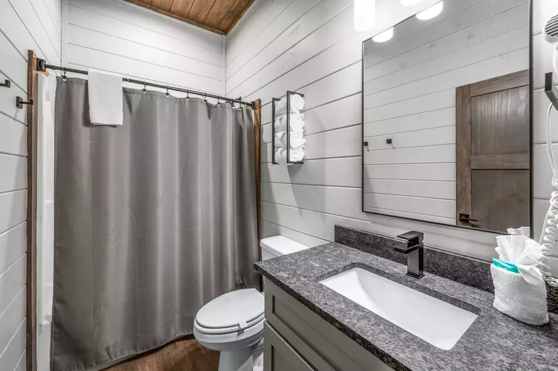 LUCID DREAMS LODGE