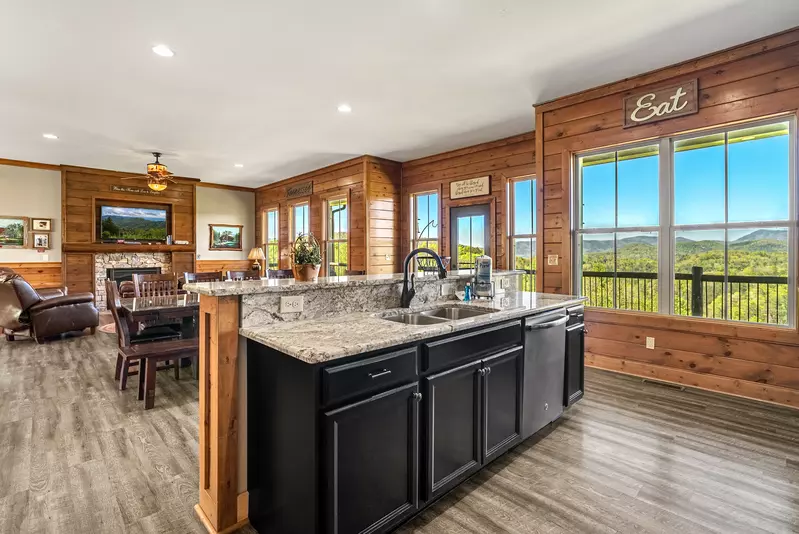 SUMMIT RIDGE RESORT