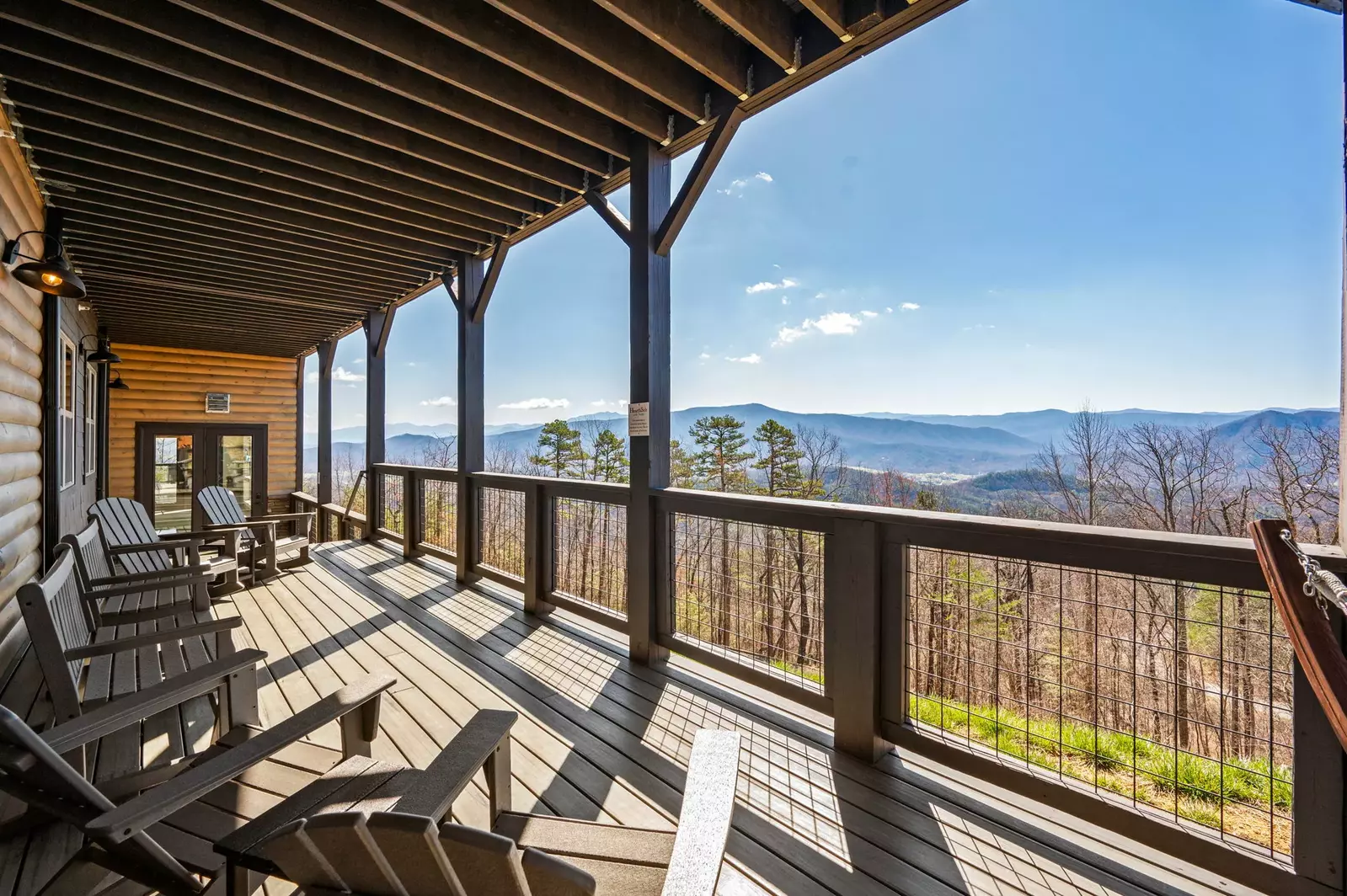 LUCID DREAMS LODGE