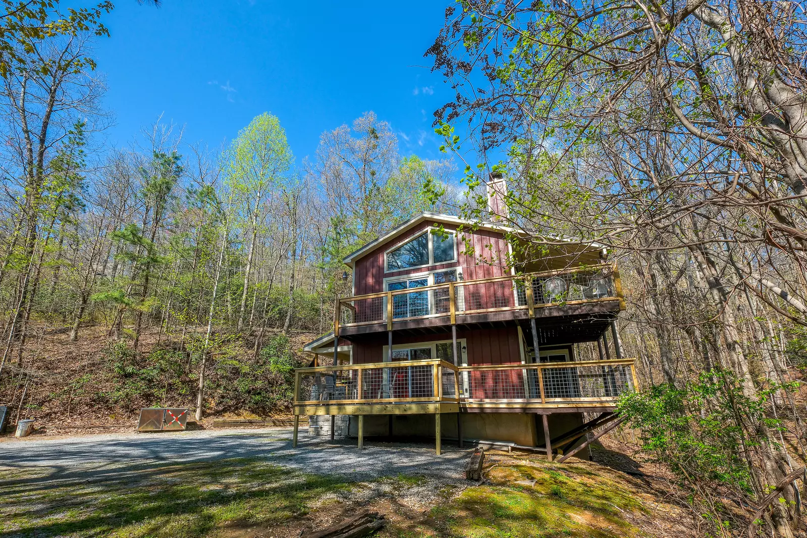 SILVER MAPLE CHALET