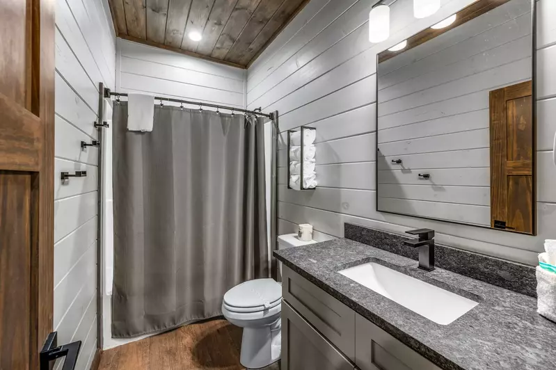 LUCID DREAMS LODGE