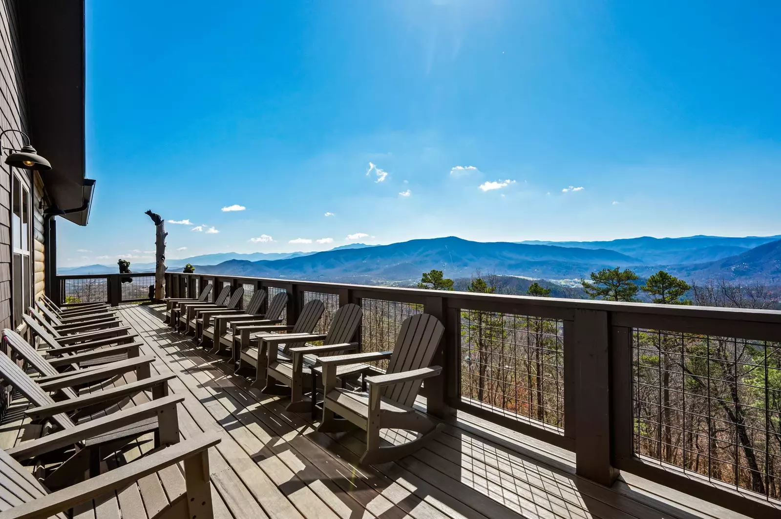 LUCID DREAMS LODGE
