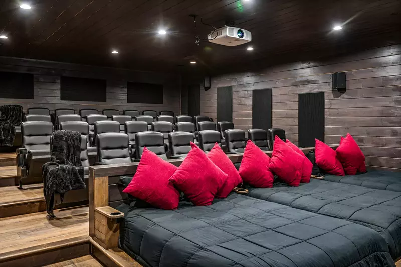 LUCID DREAMS LODGE