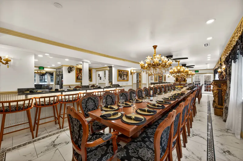 DICKENS LODGE