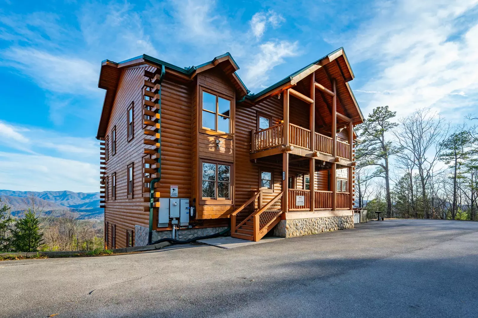 AWESOME VIEW LODGE