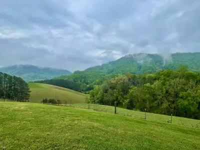 GREEN ACRES FARMHOUSE