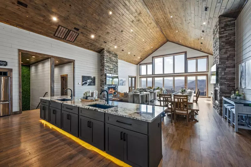 LUCID DREAMS LODGE