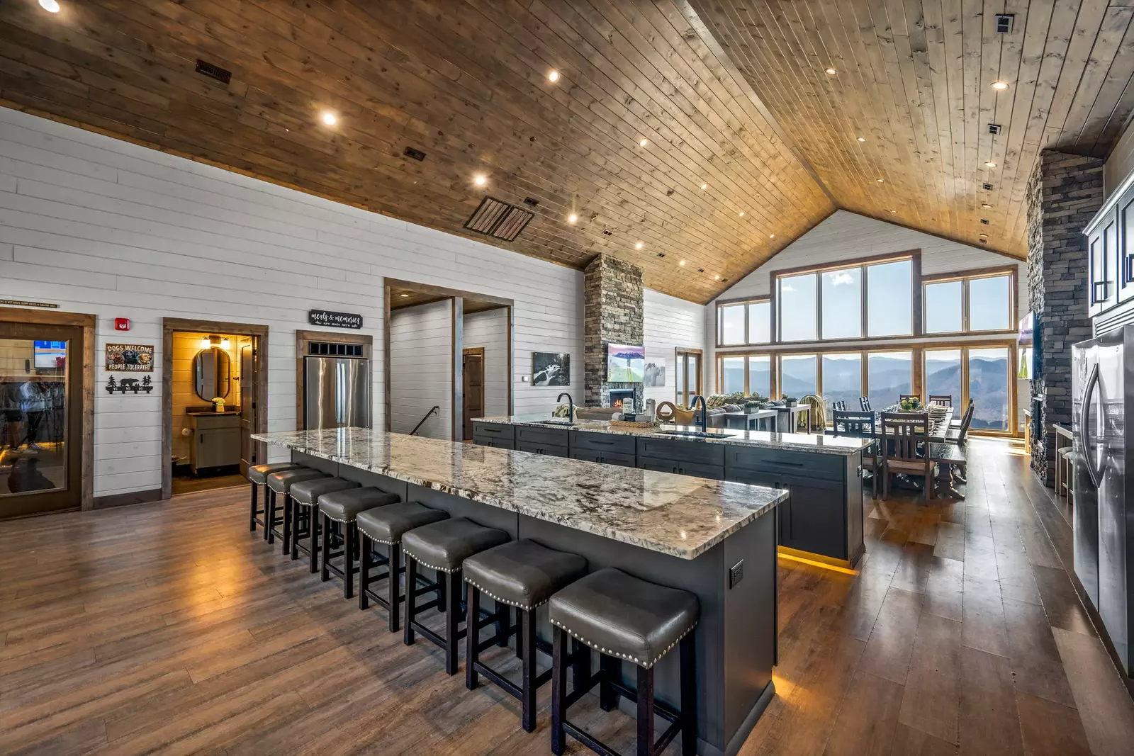 LUCID DREAMS LODGE