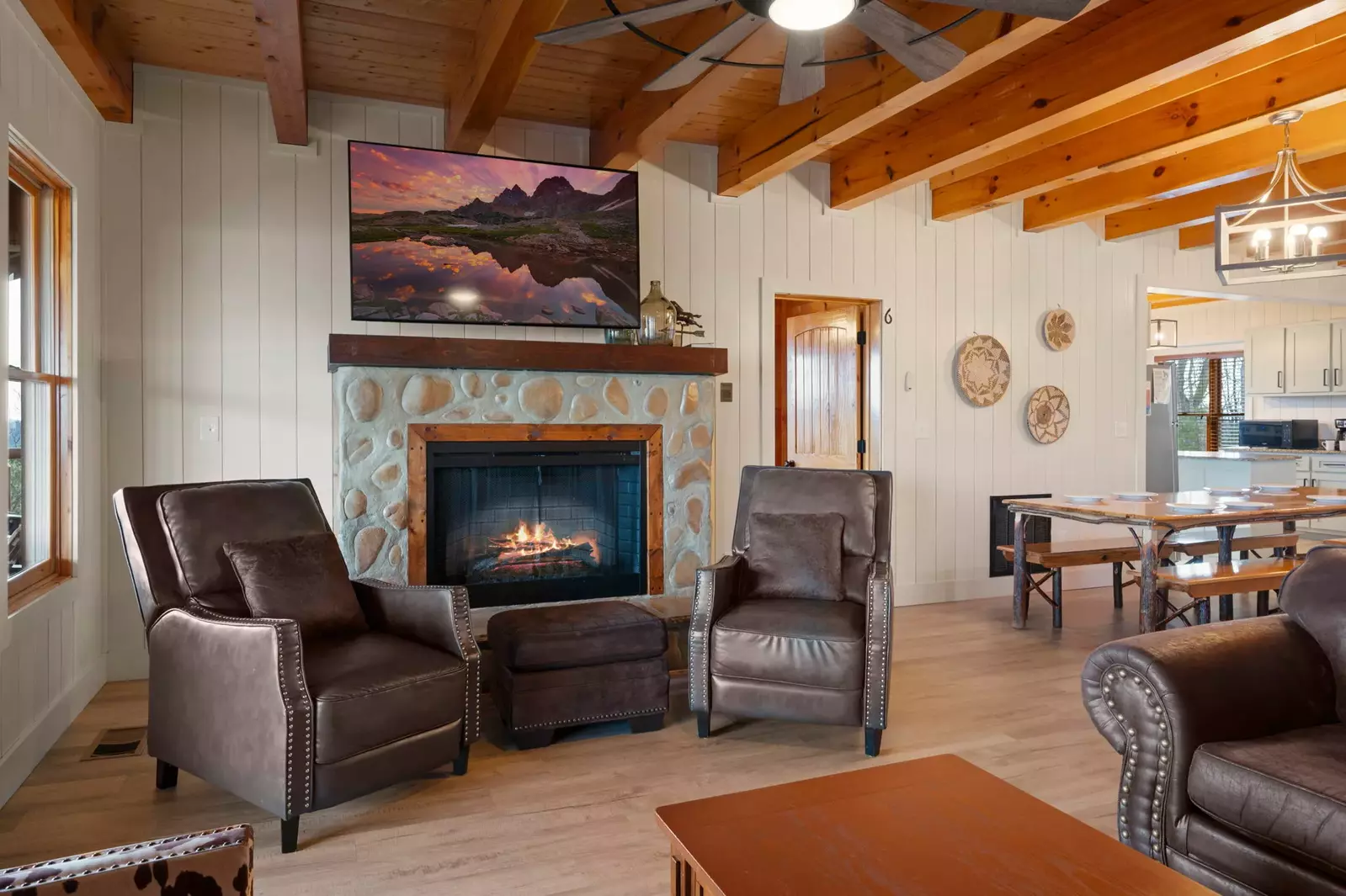 AWESOME VIEW LODGE