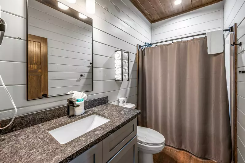 LUCID DREAMS LODGE