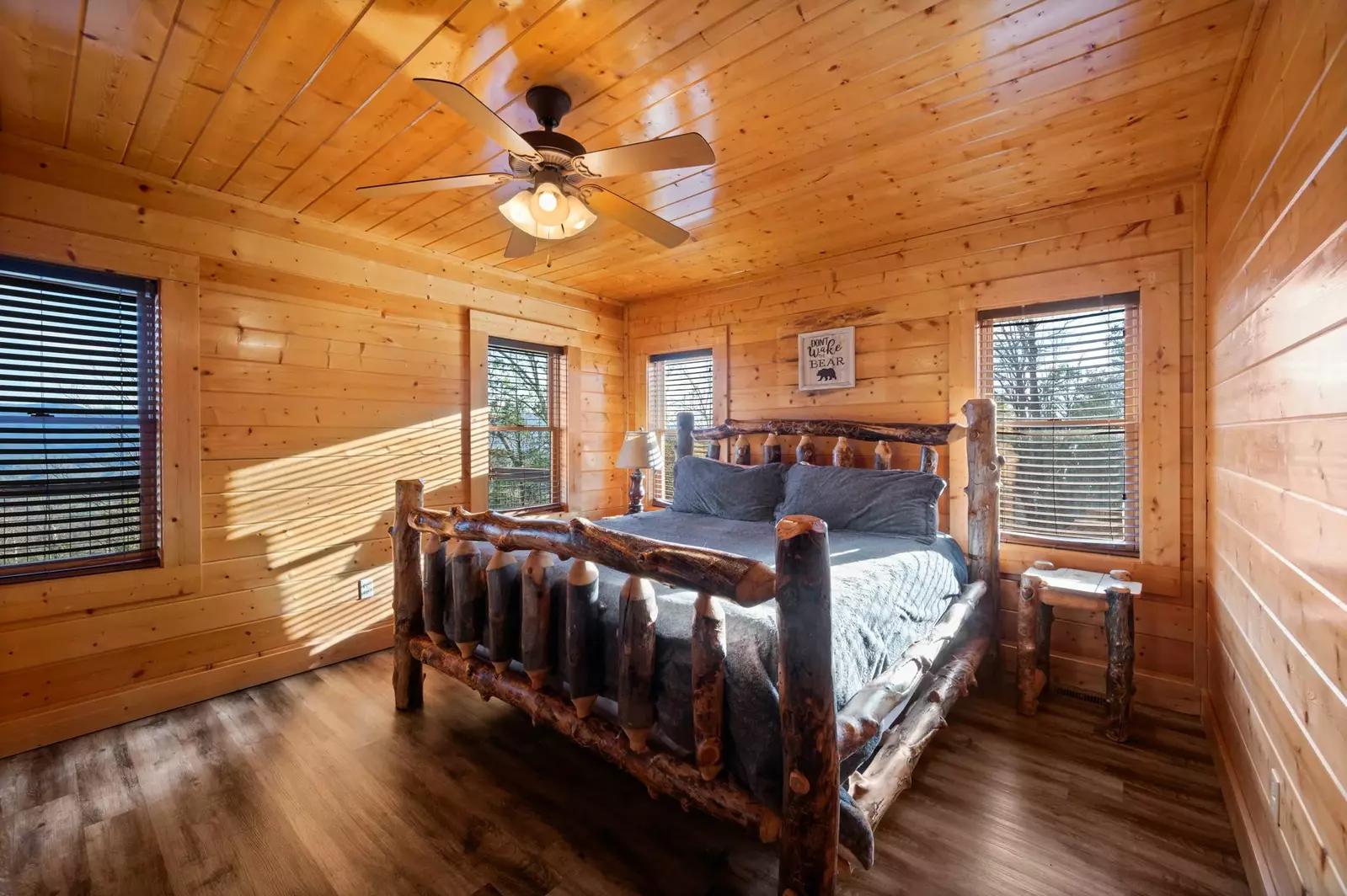 AWESOME VIEW LODGE