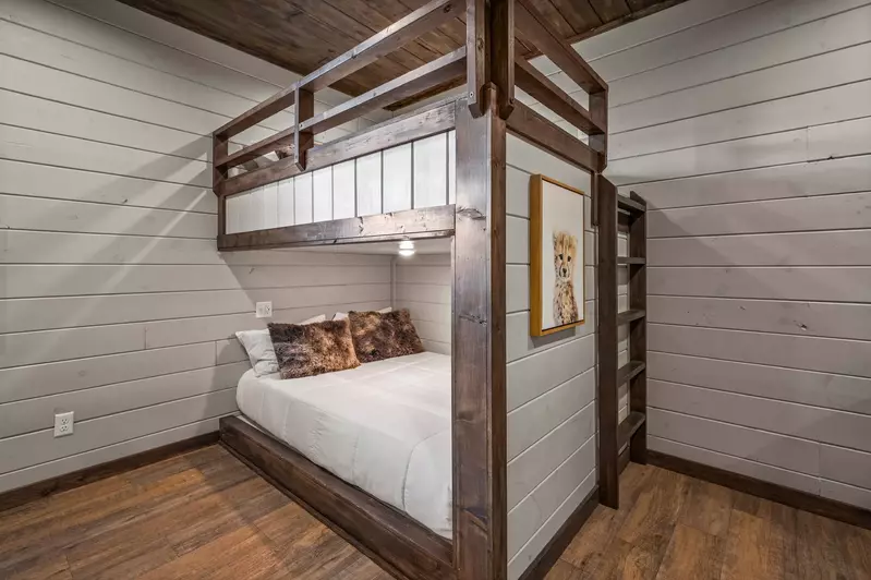 LUCID DREAMS LODGE