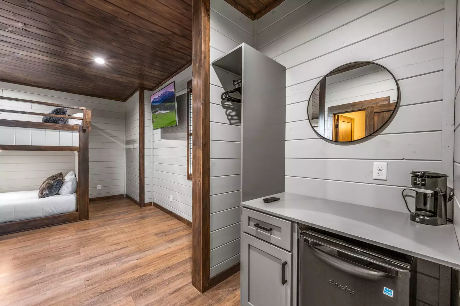 LUCID DREAMS LODGE