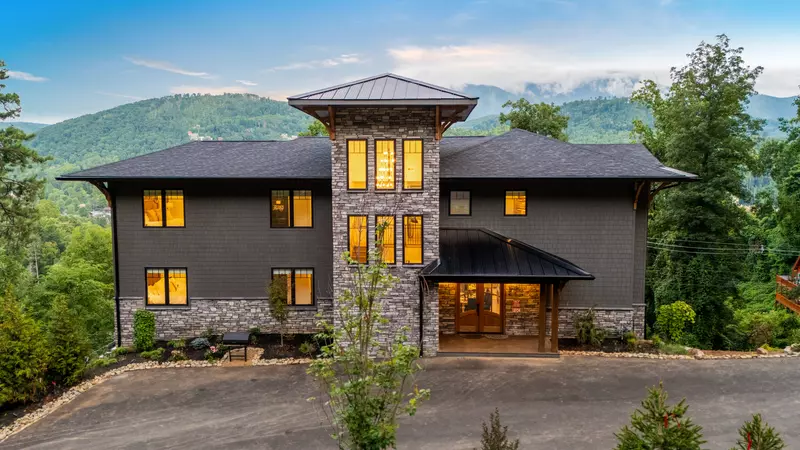 GREYSTONE HEIGHTS LODGE