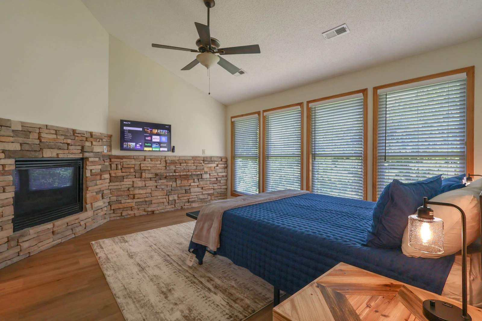 SUNSTONE LODGE
